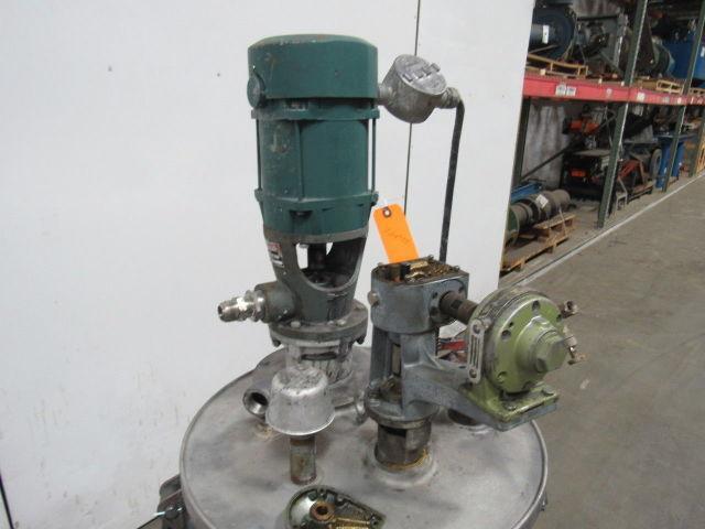 Binks Model 43-717 50 Gallon Steel Airless Paint Mix Tank W/Agitator & Pump