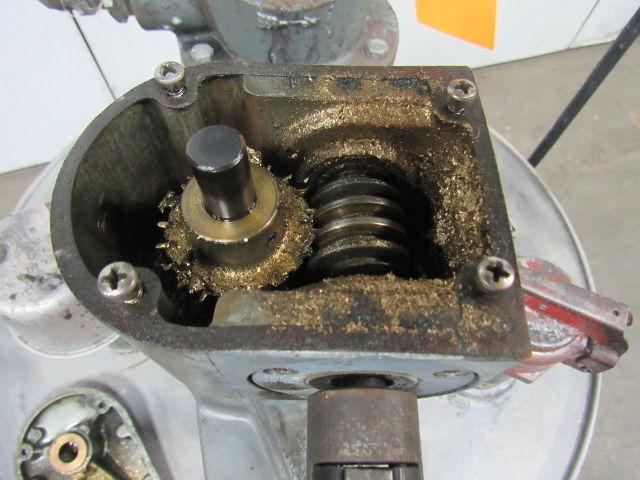 Binks Model 43-717 50 Gallon Steel Airless Paint Mix Tank W/Agitator & Pump