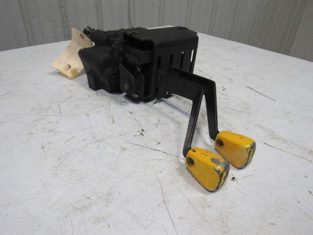 Clark 4 Spool Hydraulic Control Valve Assembly for ECS  Series Forklift