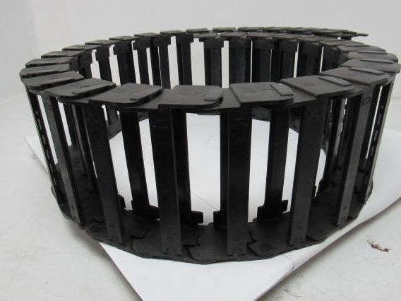 Igus 35.3.250 7" x 1-1/2" ID Drag Chain Cable Energy Chain 6'