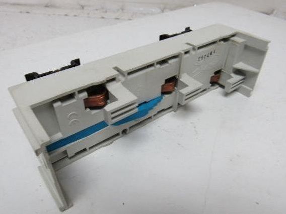 Siemens 8US1261-6NA00 Buss Bar Adapter 600V No. 10 Wire
