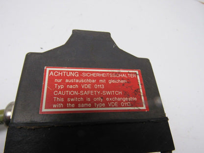 Balluff BNS 113-B3-K16-61-B-22-03 Position Limit Switch