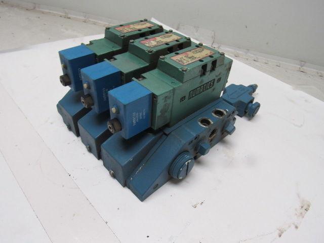 Numatics I13BA415M Pneumatic Solenoid Valve 3 Bank Assembly Base