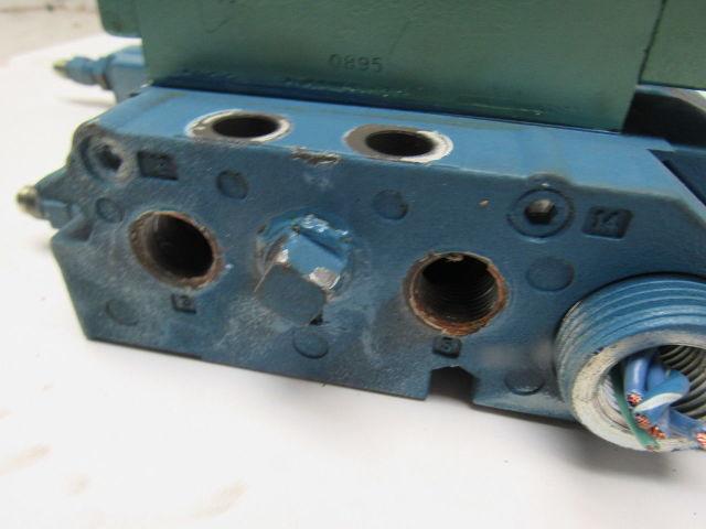 Numatics I13BA415M Pneumatic Solenoid Valve 3 Bank Assembly Base