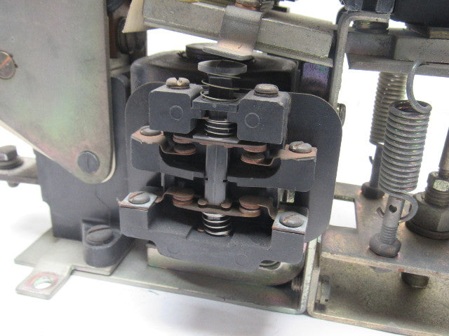 General Electric DS 304 S03BF024DXT DC Interrupter Contactor 1000VDC 300A