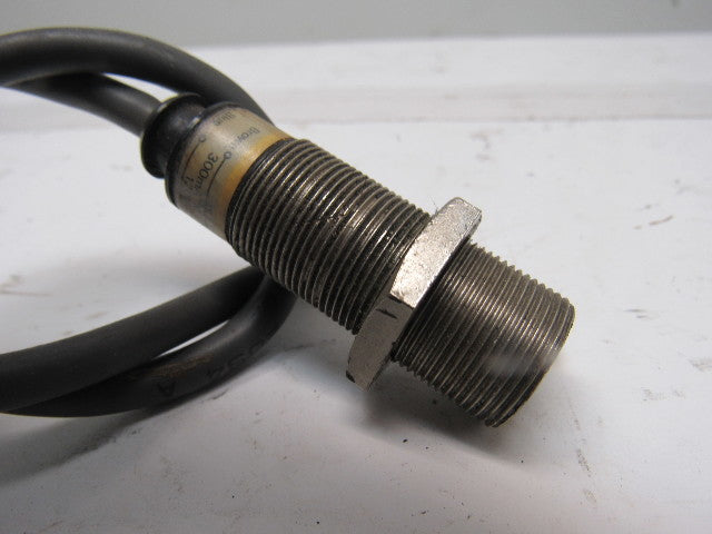 Omron E2E-X5Y1-53US Proximity Switch 120V