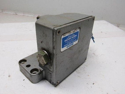 Yamatake Honeywell LDZ-5412 4 Position 125/250V AC/DC Micro Roller Plunge Switch