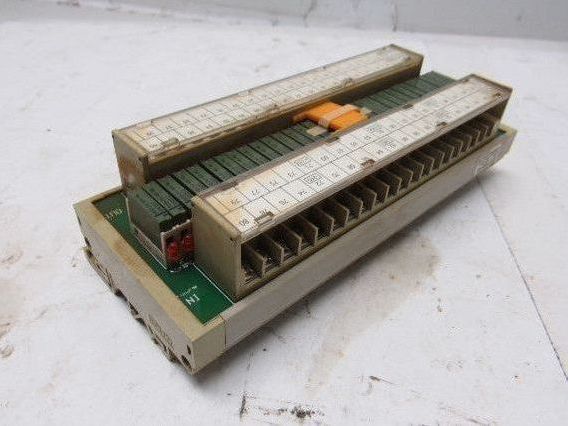 Samwon R32T-PS5A-40P 32 Channel I/O Relay Terminal Unit With PA18-24V