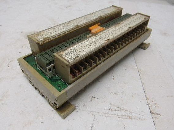 Samwon R32T-PS5A-40P 32 Channel I/O Relay Terminal Unit With PA18-24V