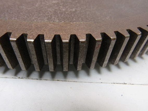 9" OD 114 T 28mm Smooth Bore Spur Gear 1/4" Pitch With Dog Clutch See Info