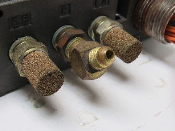 Numatics 082SA415M015S 4/2 Position 4 Valve Manifold Bank 24 VDC Assembly