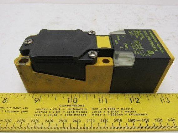 Turck Bi15U-CP40-VP4X2/S10 10...65VDC Inductive Sensor Proximity Switch