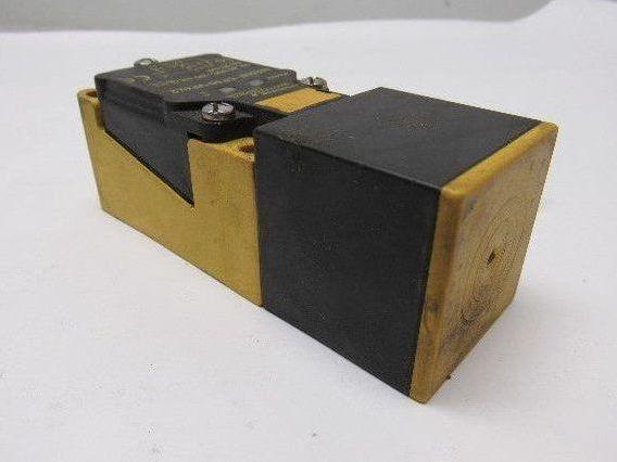 Turck Ni20NF-CP40-VP4X2 Combiprox 10...65VDC Proximity Sensor