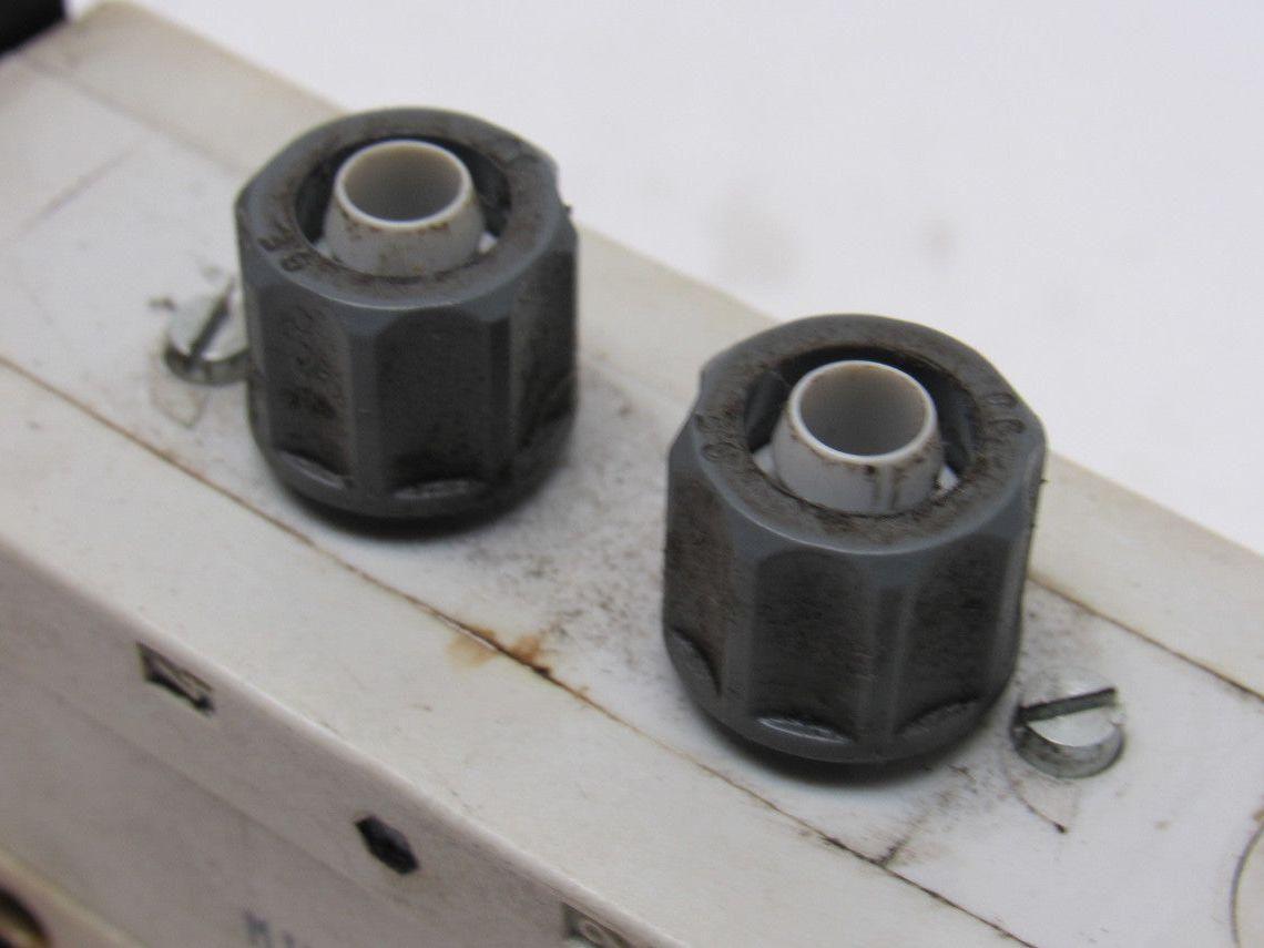 Rexroth R432016670 5/3 Position Closed Center Solenoid Operated Valve 120V Coil