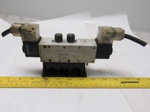 Rexroth R432016670 5/3 Position Closed Center Solenoid Operated Valve 120V Coil