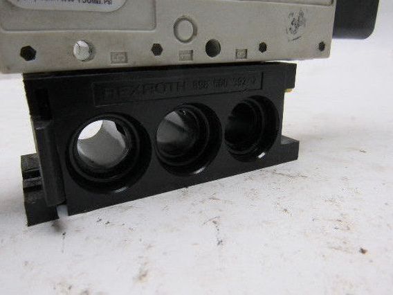 Rexroth R432016670 5/3 Position Closed Center Solenoid Control Valve 120V Coil