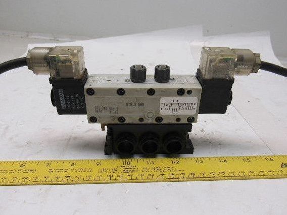 Rexroth R432016670 5/3 Position Closed Center Solenoid Control Valve 120V Coil