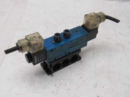 Rexroth PW-067717-00001 4/3 Position Solenoid Operated Poppet Valve 110V Coil