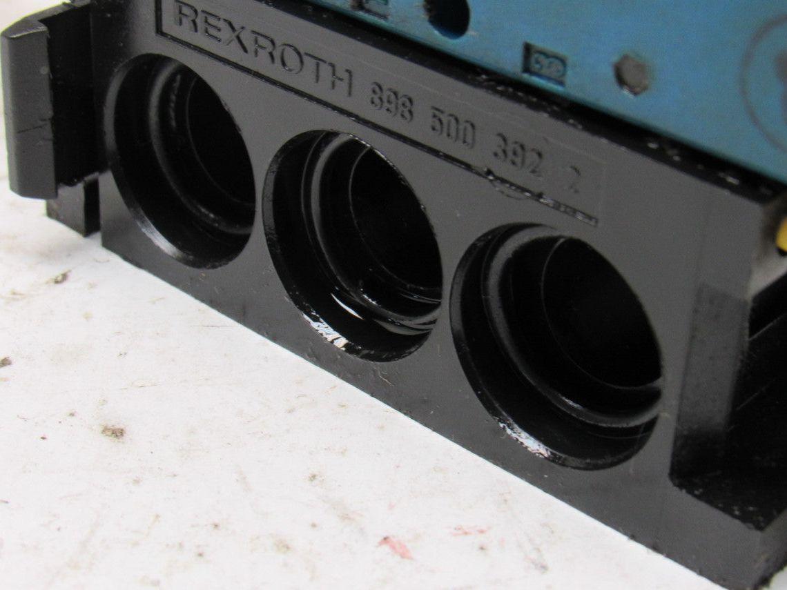 Rexroth PW-067717-00001 4/3 Position Solenoid Operated Poppet Valve 110V Coil