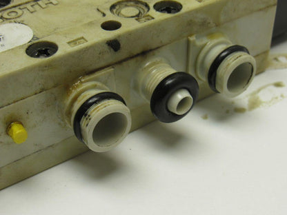 Rexroth R432016670 5/3 Way Closed Center Double Solenoid Air Valve 120V Coil