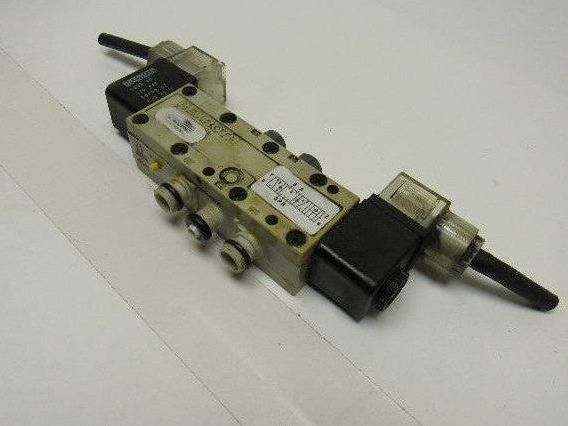Rexroth R432016670 5/3 Way Closed Center Double Solenoid Air Valve 120V Coil