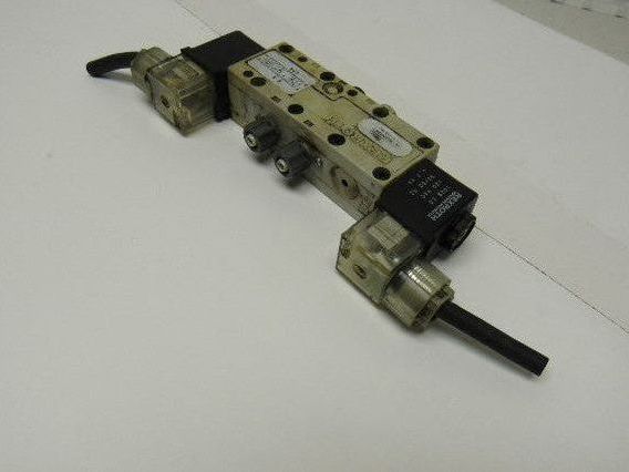 Rexroth R432016670 5/3 Way Closed Center Double Solenoid Air Valve 120V Coil