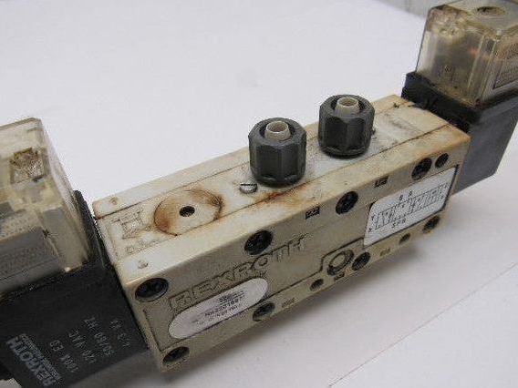 Rexroth R432016670 5/3 Way Closed Center Double Solenoid Air Valve 120V Coil