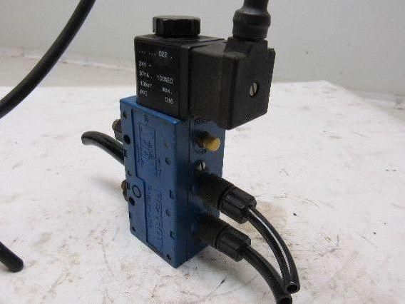 Rexroth P-031163-00005 5/2 Position Solenoid Control Valve 24V Coil