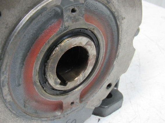 US Motors Series 2000 28:1 Ratio 1750RPM 62.5 Output Thru Shaft Gear Reducer