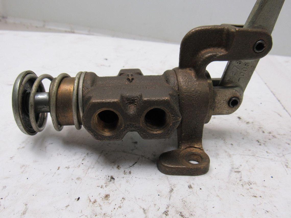 Bellows M082-218-03 3 Port Lever Operated Air Valve 1/4" Ports