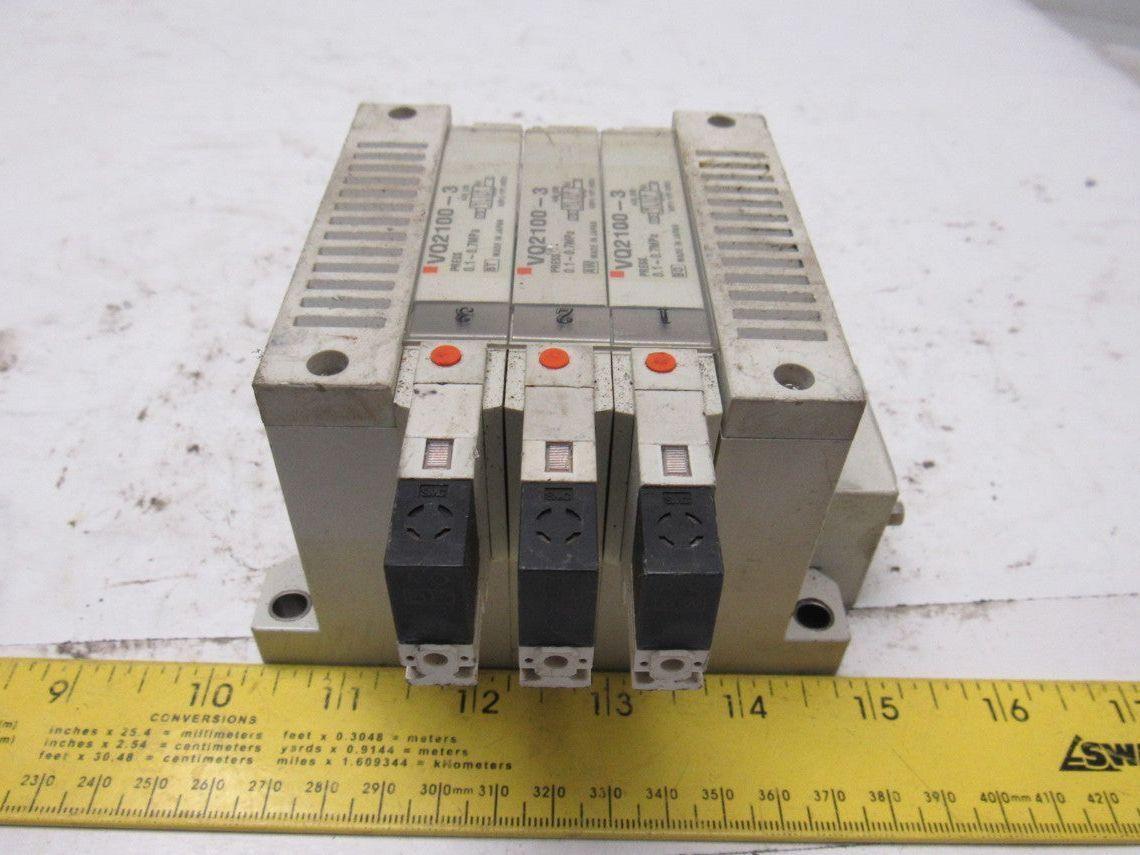 SMC VQ2100-3 5/2 Position Sigle Solenoid Operated Valve Bank Manifold 120V