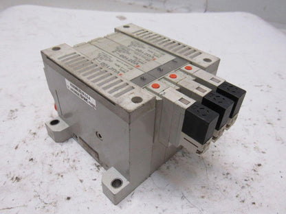 SMC VQ2100-3 5/2 Position Sigle Solenoid Operated Valve Bank Manifold 120V