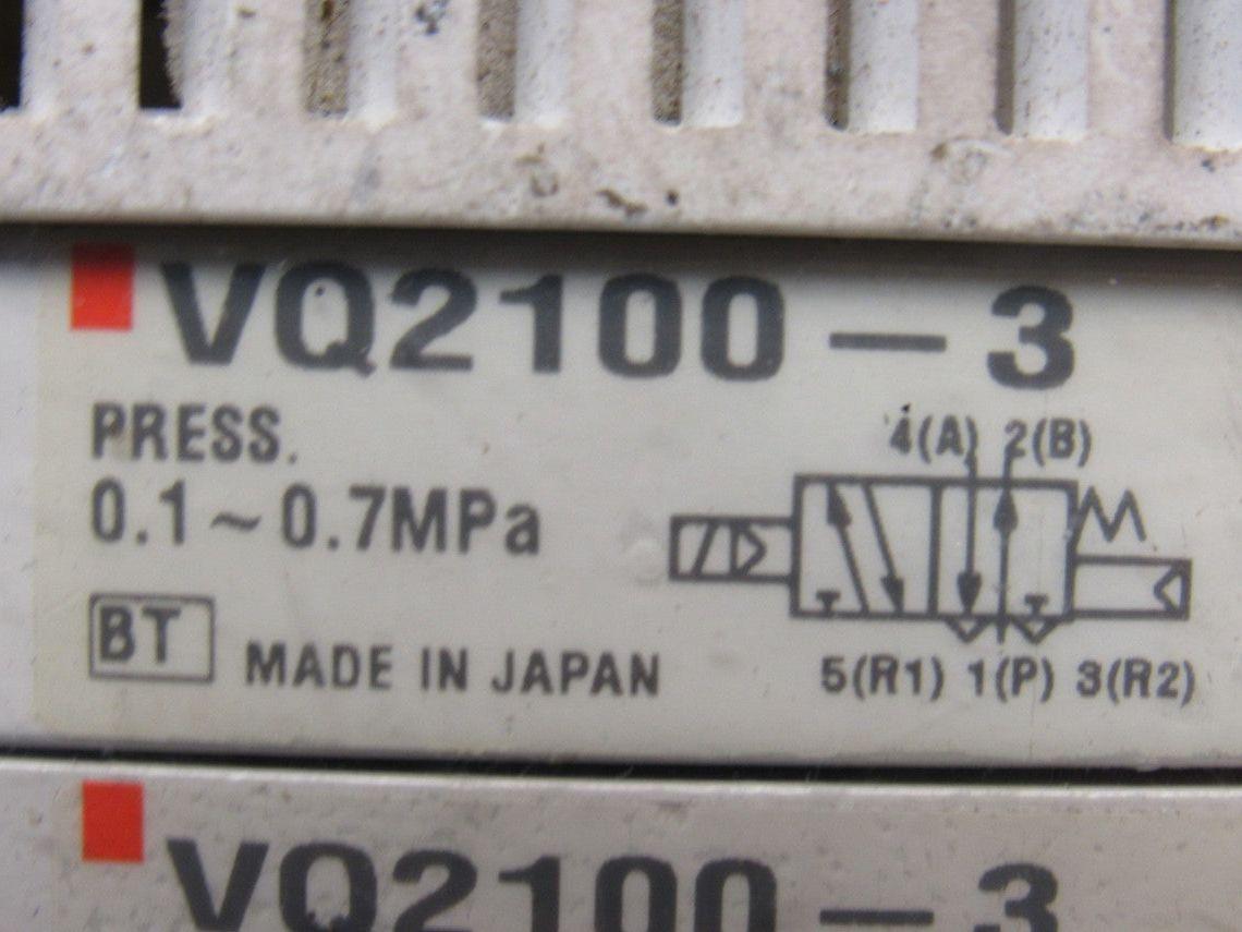 SMC VQ2100-3 5/2 Position Sigle Solenoid Operated Valve Bank Manifold 120V