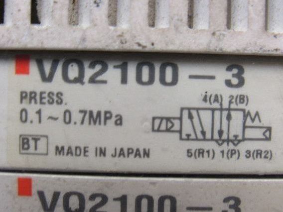 SMC VQ2100-3 5/2 Position Sigle Solenoid Operated Valve Bank Manifold 120V