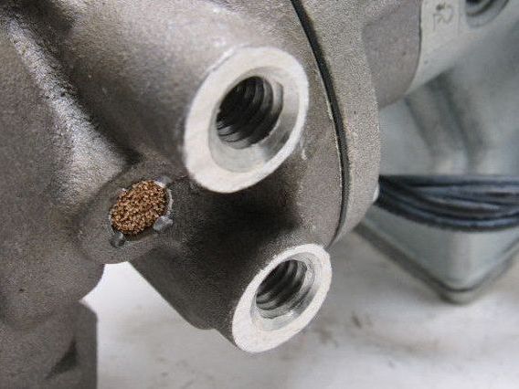 Parker N35054004  3-Way Solenoid Valve 140PSI 1/2" NPT 120V Coil