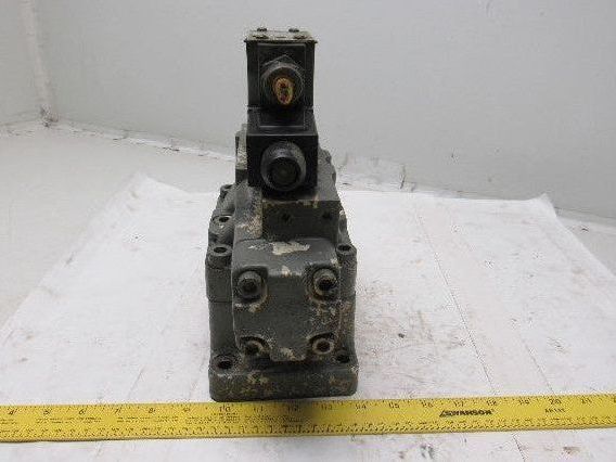 Racine FD4 BSHS 701SE Solenoid Pilot Operated 3 Position Spool Valve Unit 115V