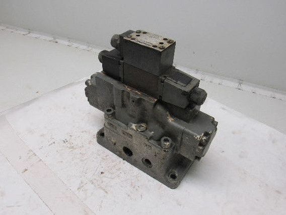Racine FD4 BSHS 701SE Solenoid Pilot Operated 3 Position Spool Valve Unit 115V