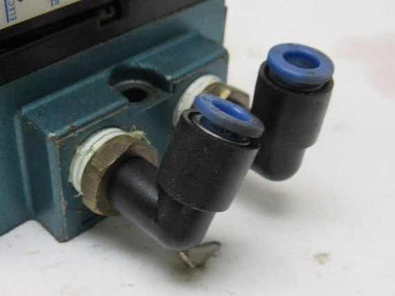 MAC 912A-PM-111JB 4 Way Single Solenoid Operated Pneumatic Valve 24V Coil