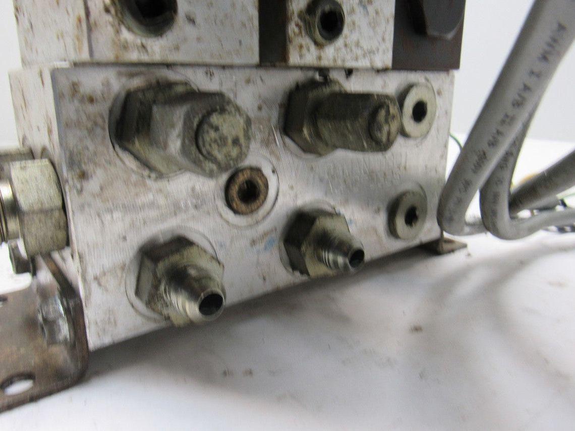 Nachi Pneumatic Directional Control Regulated Modular Valve Bank Manifold 110V