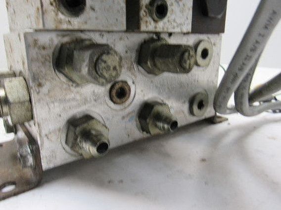 Nachi Pneumatic Directional Control Regulated Modular Valve Bank Manifold 110V