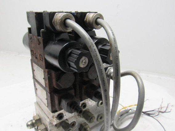 Nachi Pneumatic Directional Control Regulated Modular Valve Bank Manifold 110V