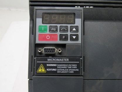 Siemens 6SE9215-8DB40 Micromaster Drive 4Hp 0-400Hz W/Interference Filter