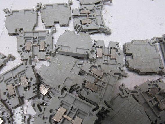 Allen Bradley 1492-W3 600V 30A Electrical Terminal Block 95 Pieces