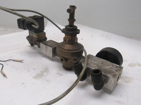 Burkert 00501940 Pneumatic Flow Control Solenoid Valve Assembly 24VDC Coil