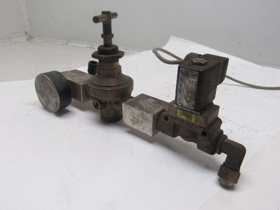 Burkert 00501940 Pneumatic Flow Control Solenoid Valve Assembly 24VDC Coil