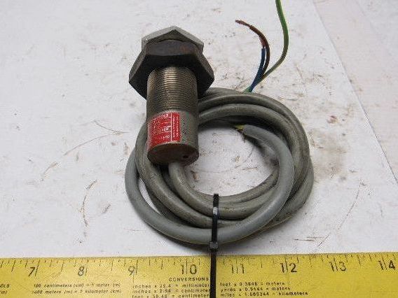 Namco EE720-21000 120VAC Capacitive Proximity Switch