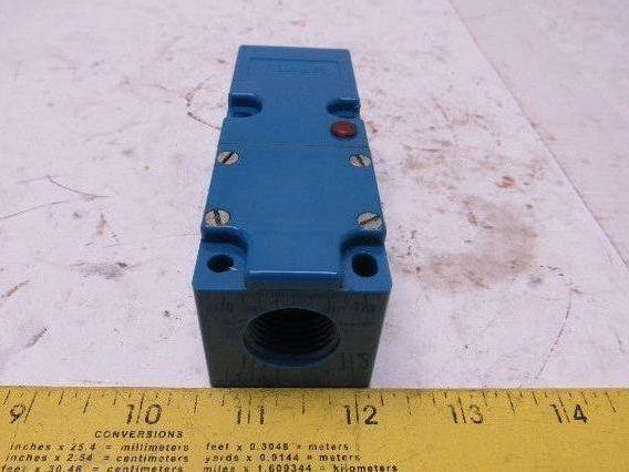 ISSC 1220-1-B-1 120V 50/60Hz 6A Solid State Proximity Switch