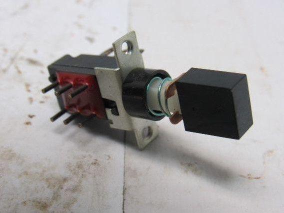 Centralab PBS-2M 2PDT Momentary Contact 1A-28 VDC .45A-115V Push Button Lot/6