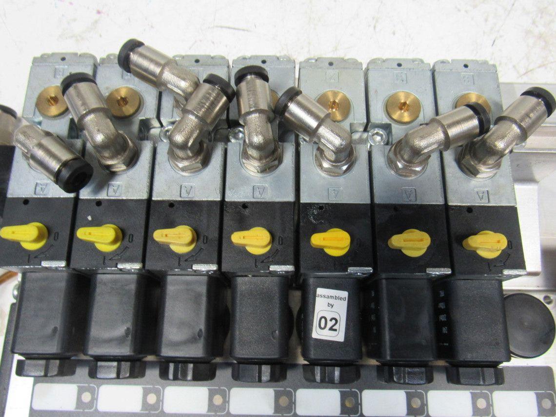 Rexroth 5777060220 5/2 Single Solenoid Valve Bank Manifold 24VDC Coil