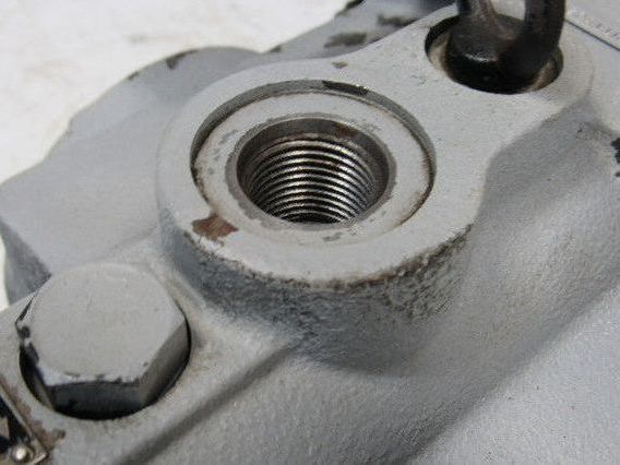 RL50-7001 RBKX PCX3XX-XX Hydraulic Motor 1-1/4" Shaft 1-1/4" NPT